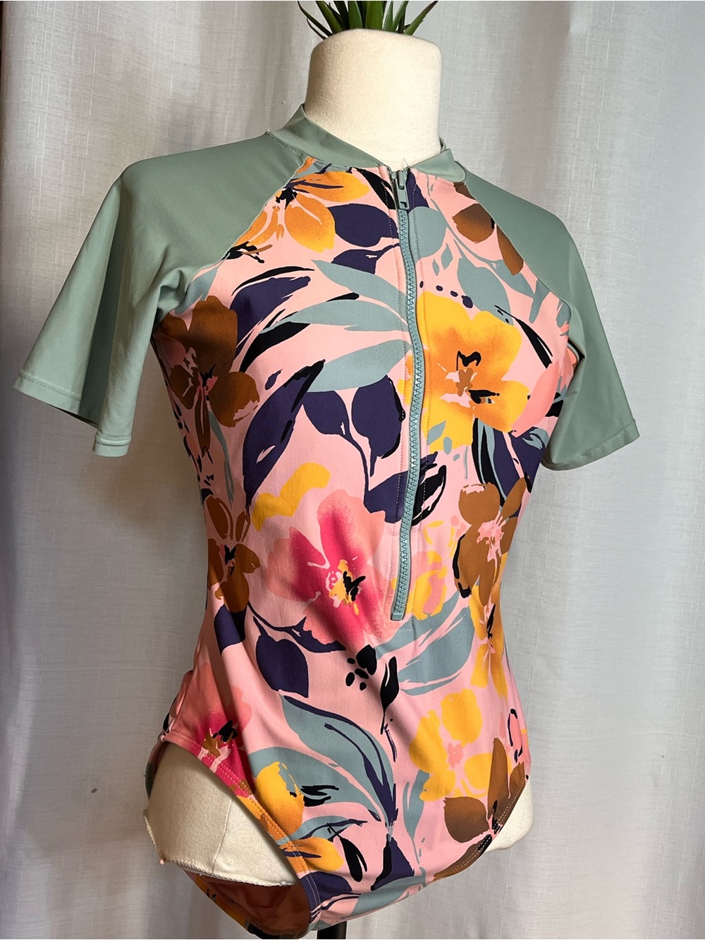 Time and Tru Floral One Piece Swimsuit Rash Guard Zip Front Medium Pink Sage - Picture 3 of 6